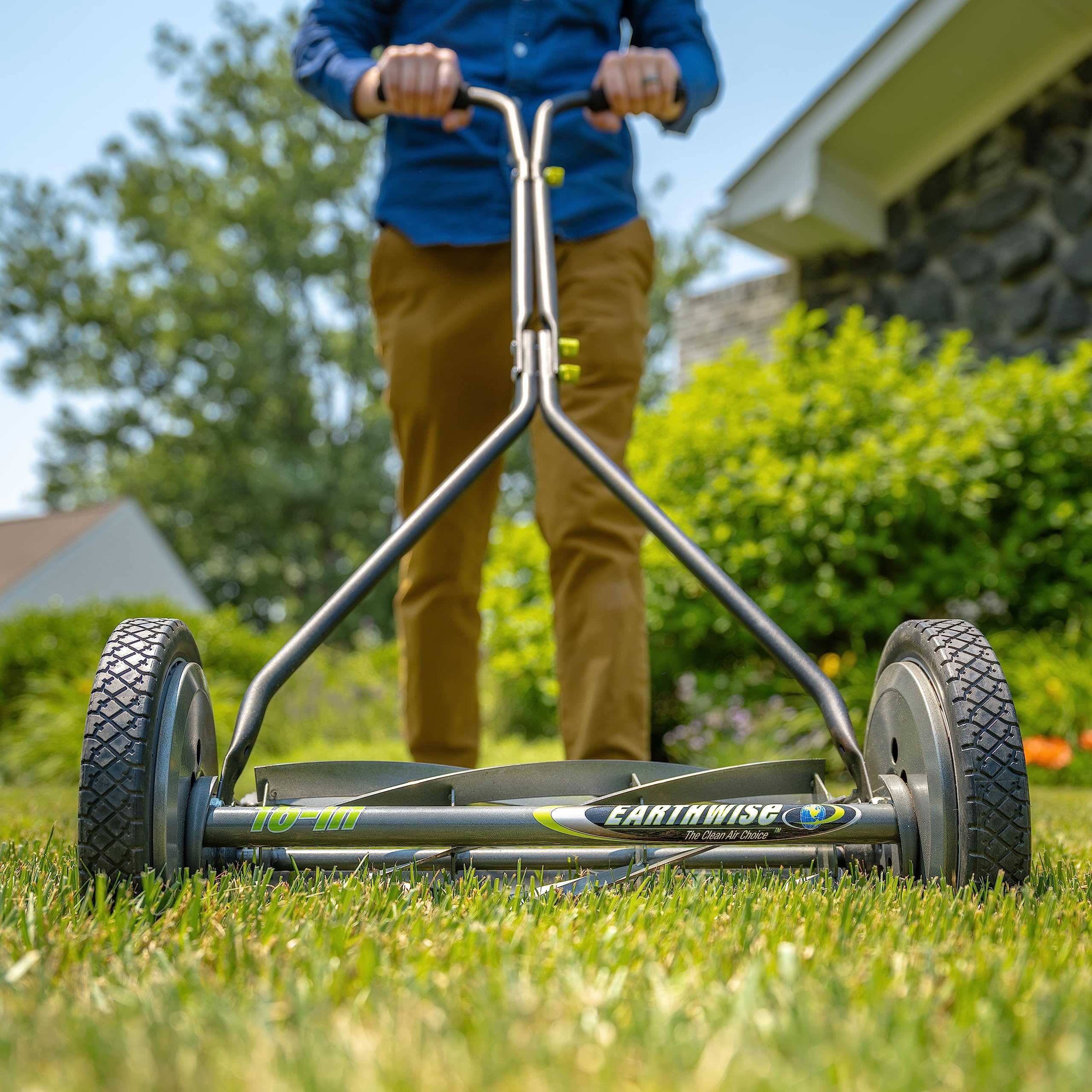 Earthwise 1715-16EW height-adjustment handle demonstrating customizable cut heights.