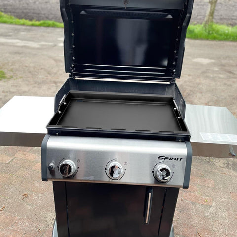 EasiBBQ griddle insert showcasing compatibility with Weber Spirit 300-series