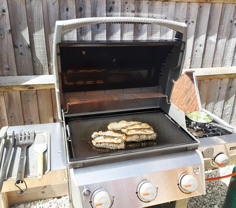 EasiBBQ coated griddle surface designed for easy cleaning after grilling