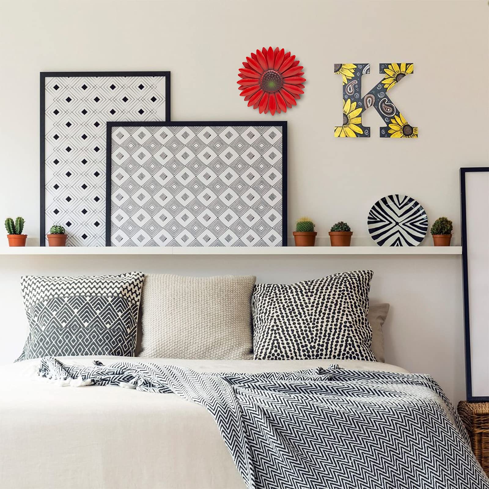 EASICUTI lightweight yet sturdy metal wall decor.