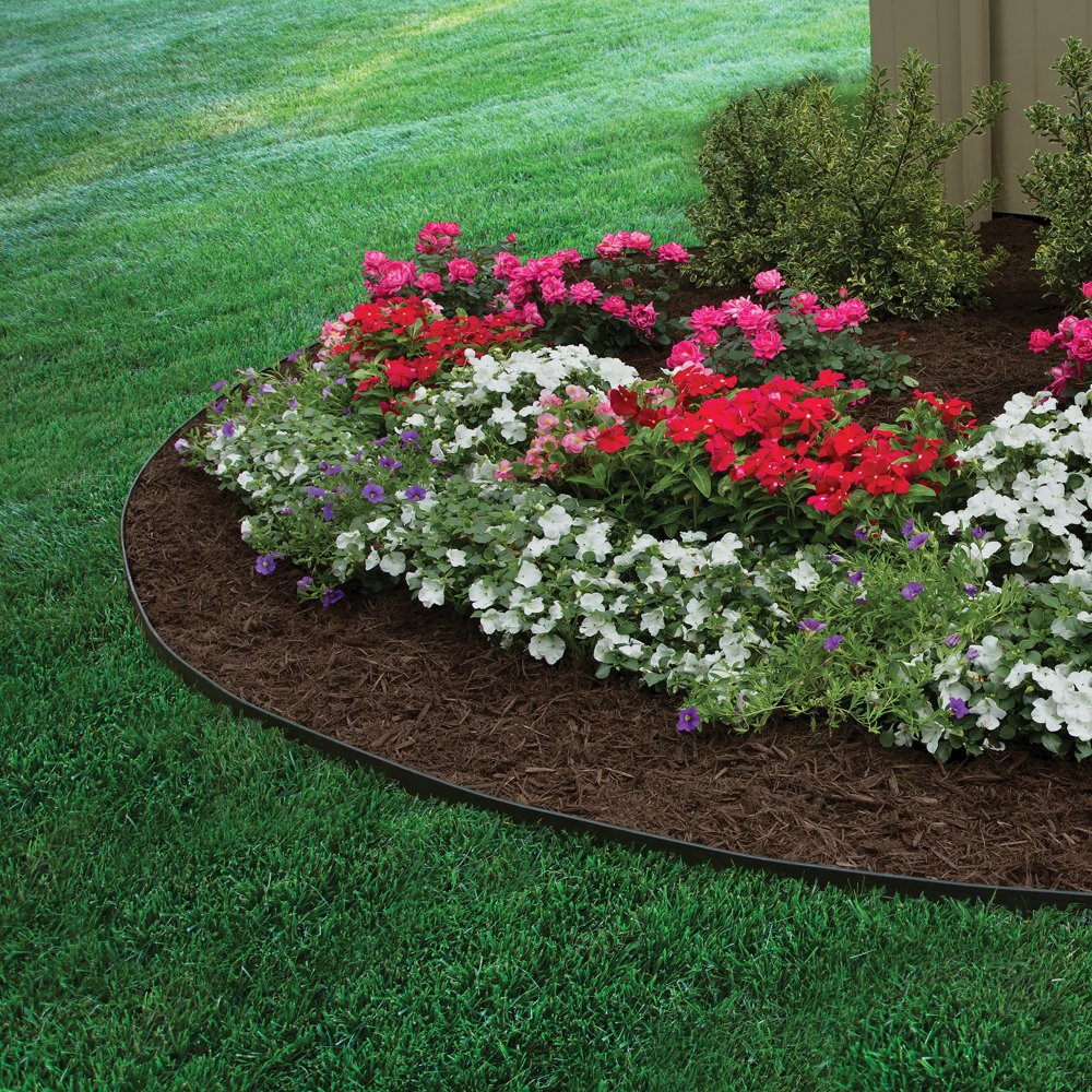 Made in the USA with recycled materials, EasyFlex edging spikes support sustainable landscapes.