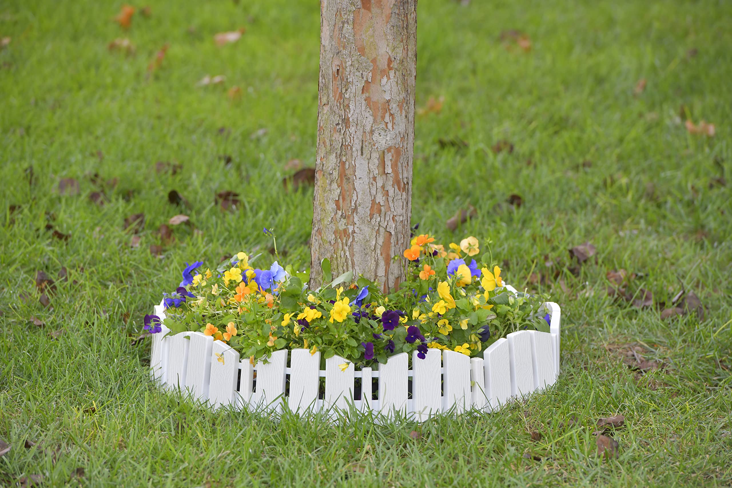 EasyFlex No-Dig edging is durable against trimmers and weather.