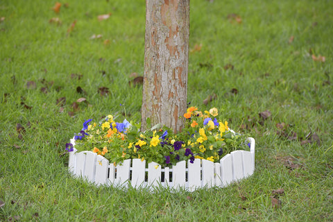 EasyFlex No-Dig edging is durable against trimmers and weather.
