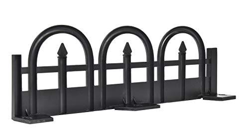 Overlapping post system on EasyFlex edging creates seamless joints without connectors