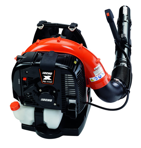 Echo PB-770T in action demonstrates powerful air flow for fast debris cleanup.