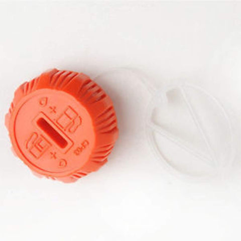 Echo CS-450 fuel cap in use reduces spills and refueling downtime