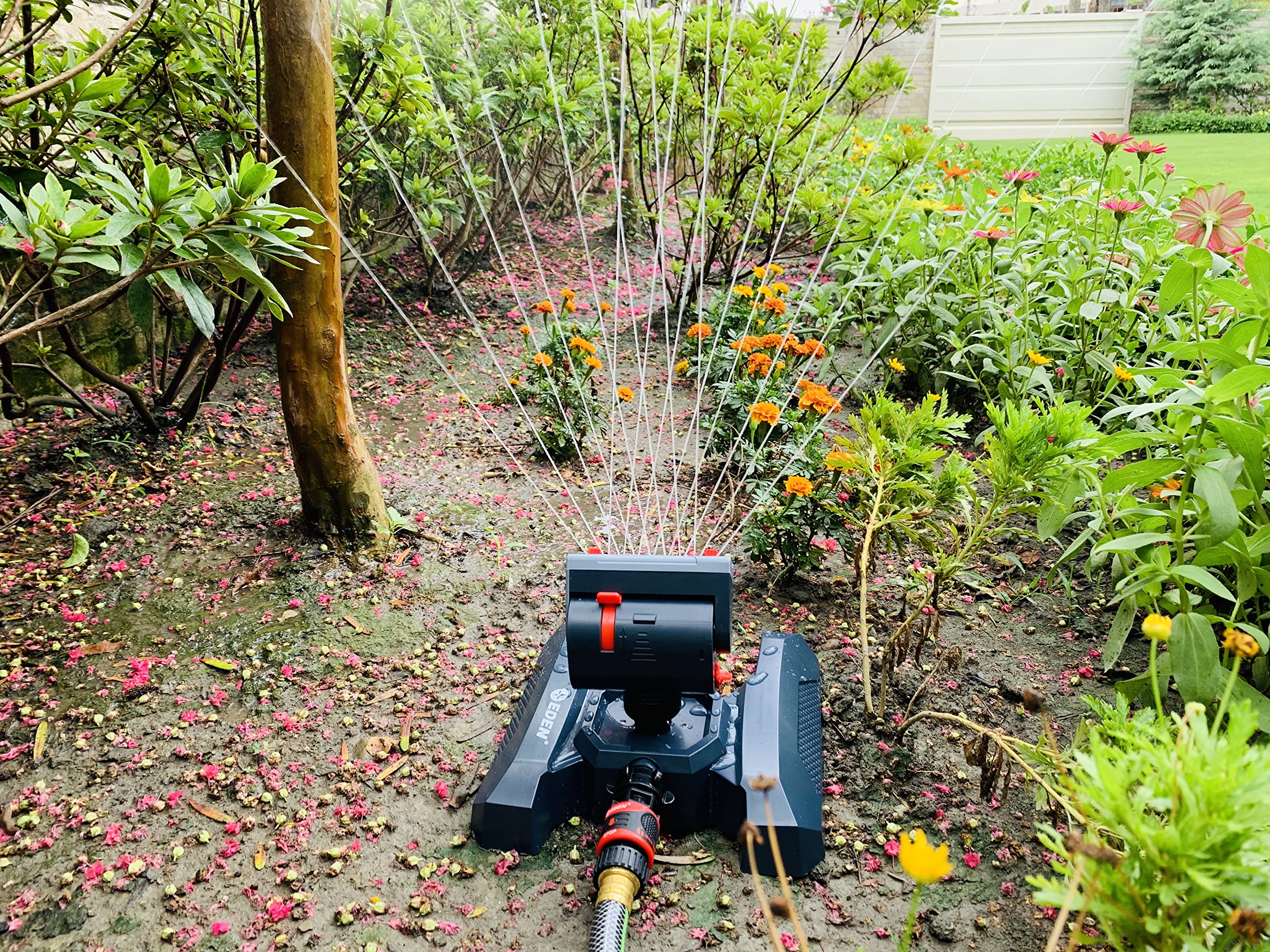 Eden 95124 four-way adjustments ensure targeted irrigation for narrow beds or broad lawns