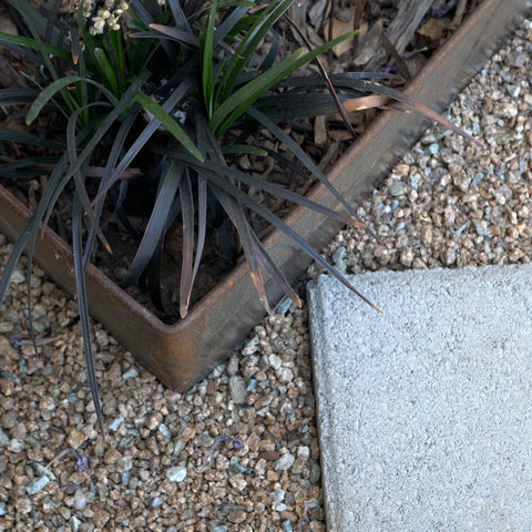 Edge Right long-lasting COR-TEN steel preserves garden borders through seasons.
