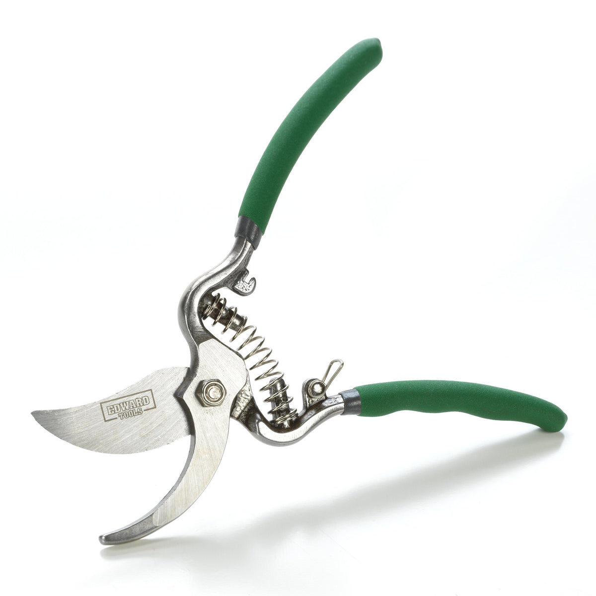 Edward Tools Classic Cut bypass pruner blade close-up shows sharp carbon steel blades for clean cuts.