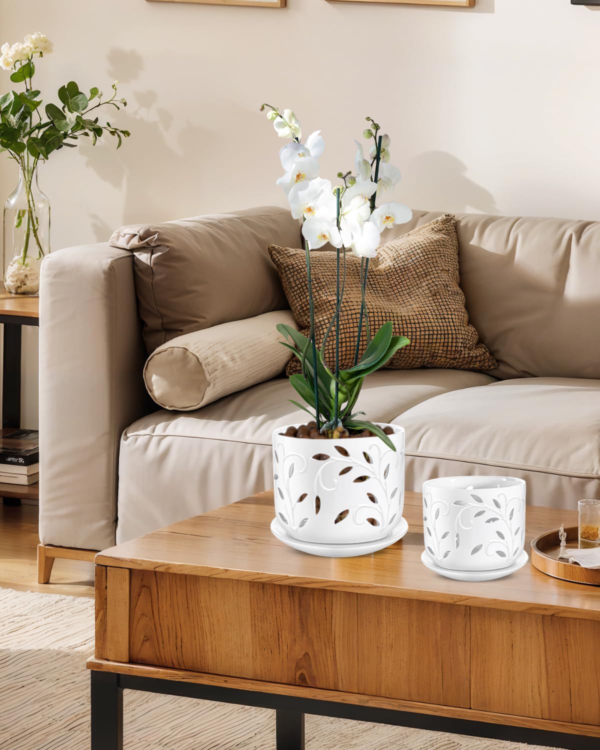 EFISPSS decorative leaf cutouts enhance the pot’s visual appeal.