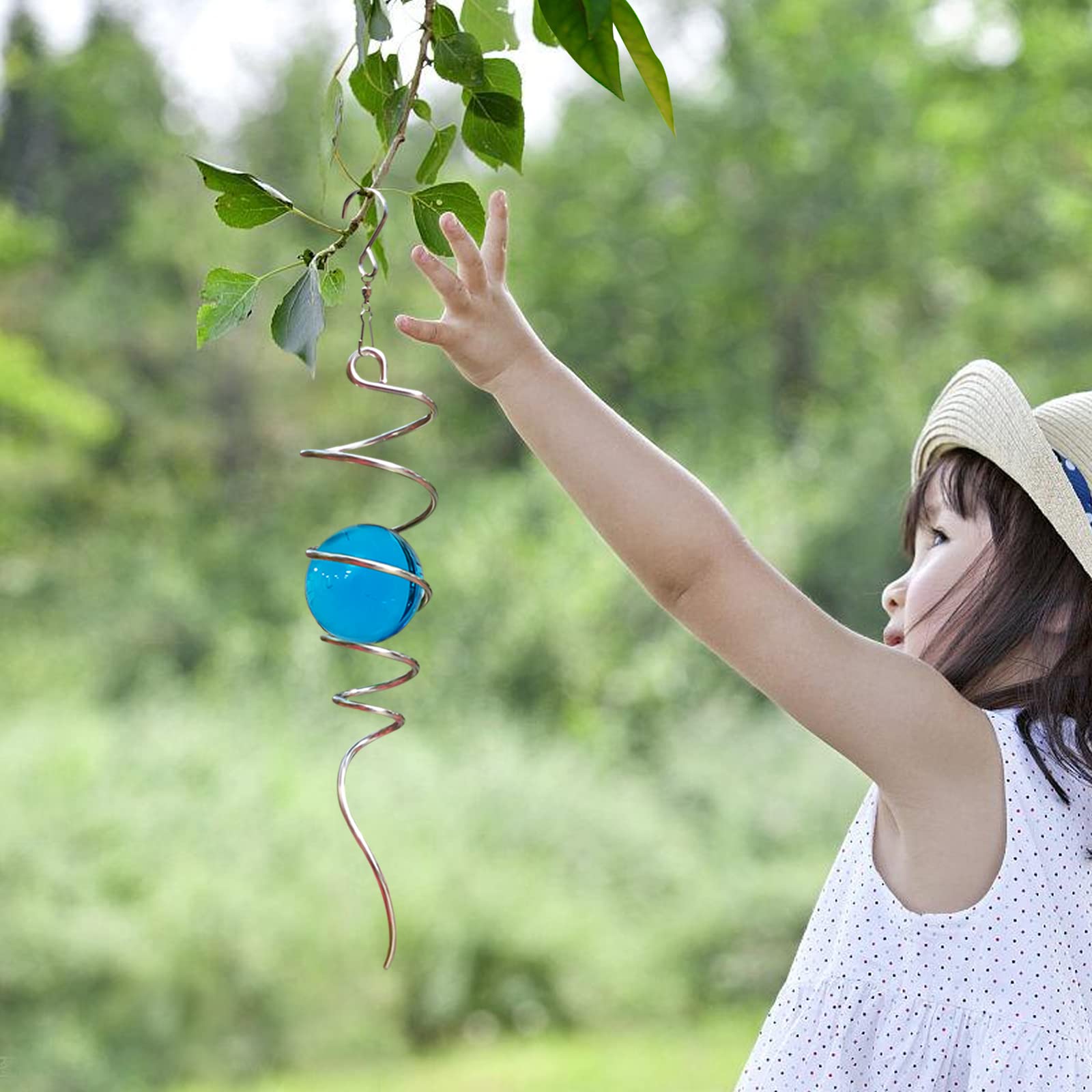 Eiryhope 13-inch wind spinner design delivers eye-catching movement.