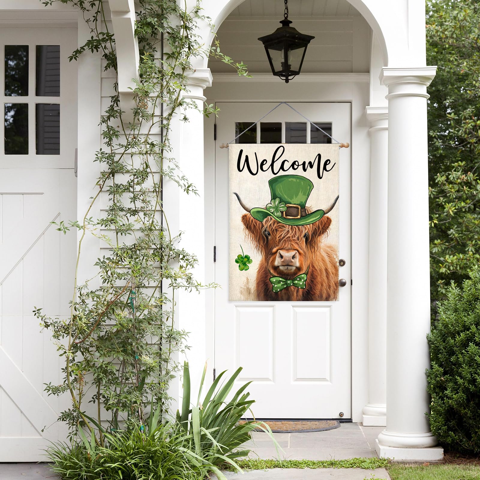 EKOREST large 28x40 inch flag boosts curb appeal on lawns and patios.