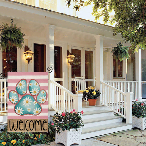 EKOREST daisy flowers garden flag front view adds seasonal curb appeal.