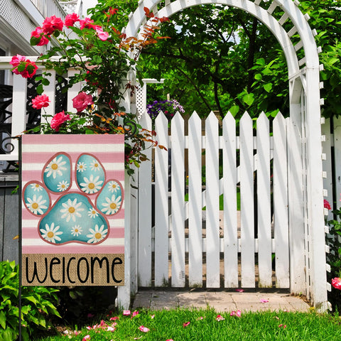 EKOREST double-sided garden flag visible from both sides for flexible placement.