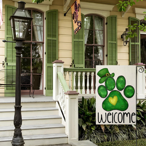 EKOREST St Patrick's Day yard flag adds festive charm to patios and lawns.