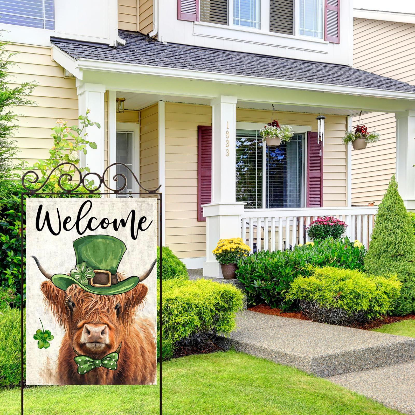 EKOREST burlap outdoor flag resists UV fading for spring to summer use.