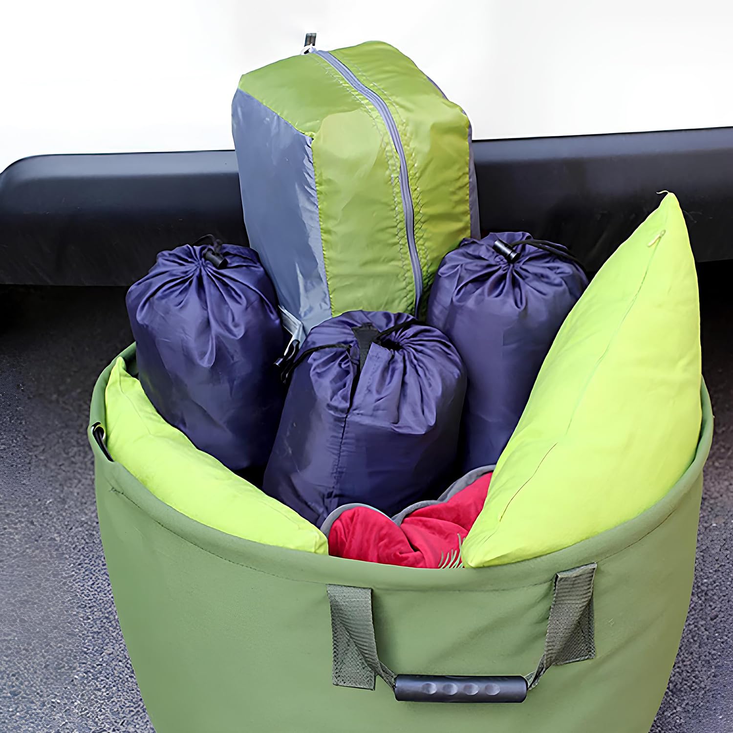 ELK bag demonstrates reinforced seams and sturdy construction for outdoors.