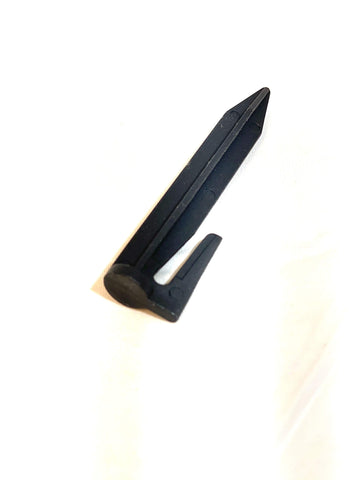 EMBergSupply automower-friendly stake helps installation stay tidy and stable.