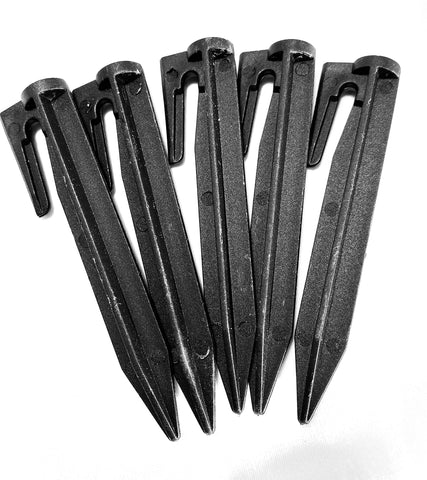 EMBergSupply easy-to-use lawn staples secure invisible fence lines.