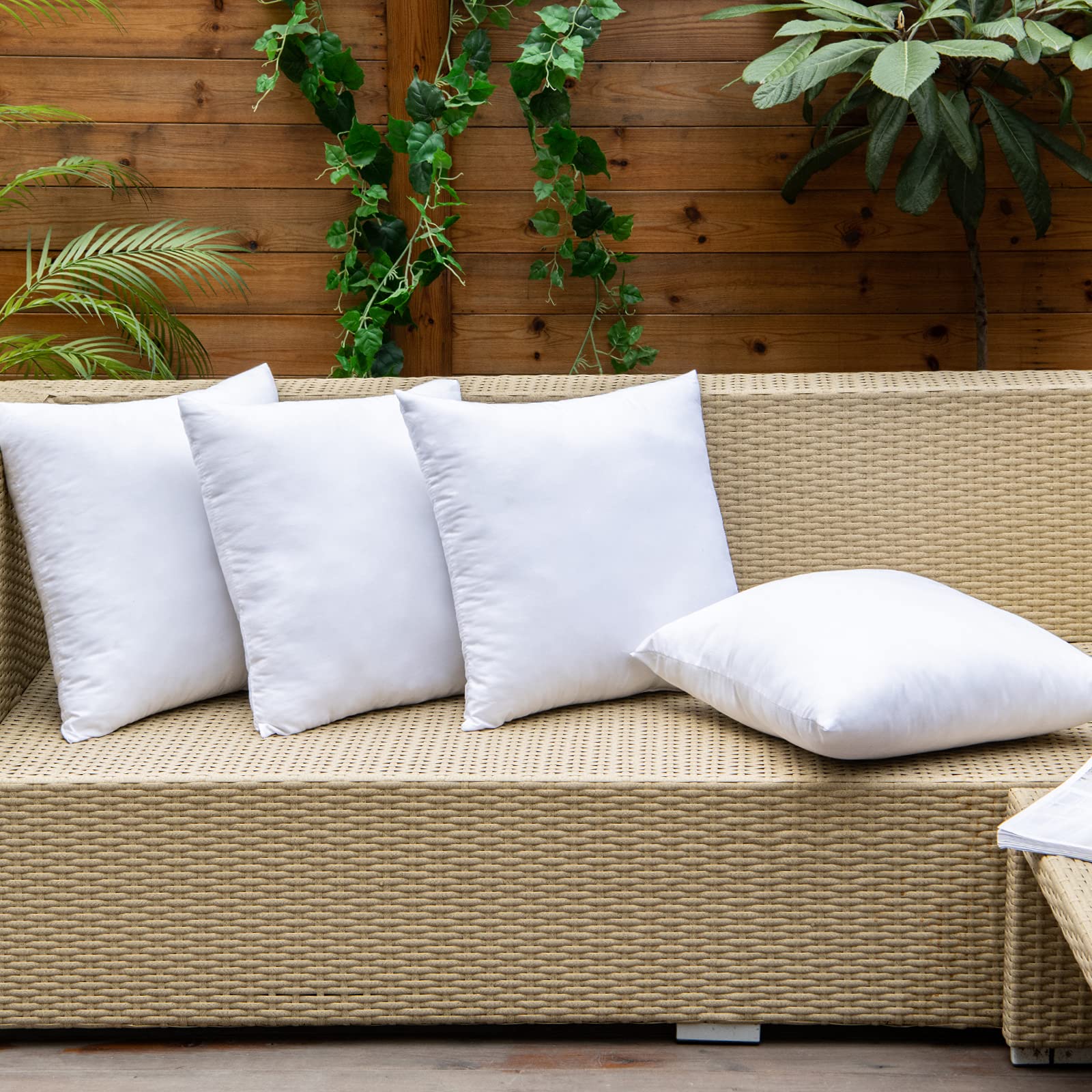 EMEMA 7D hypoallergenic fiber inner keeps cushions soft and breathable.