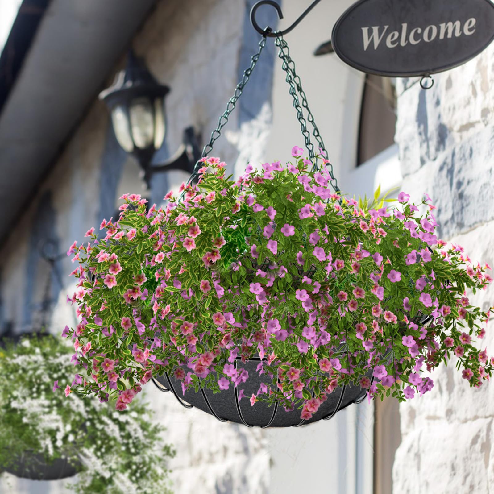 Emsiok liner storage keeps baskets tidy after outdoor season.