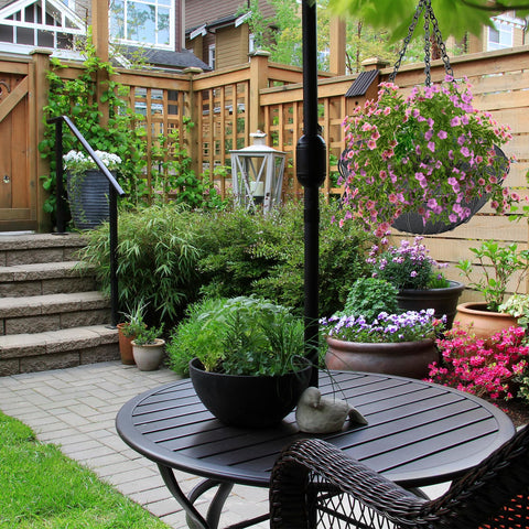 Emsiok liners brighten patios and cafes as decorative plant features.
