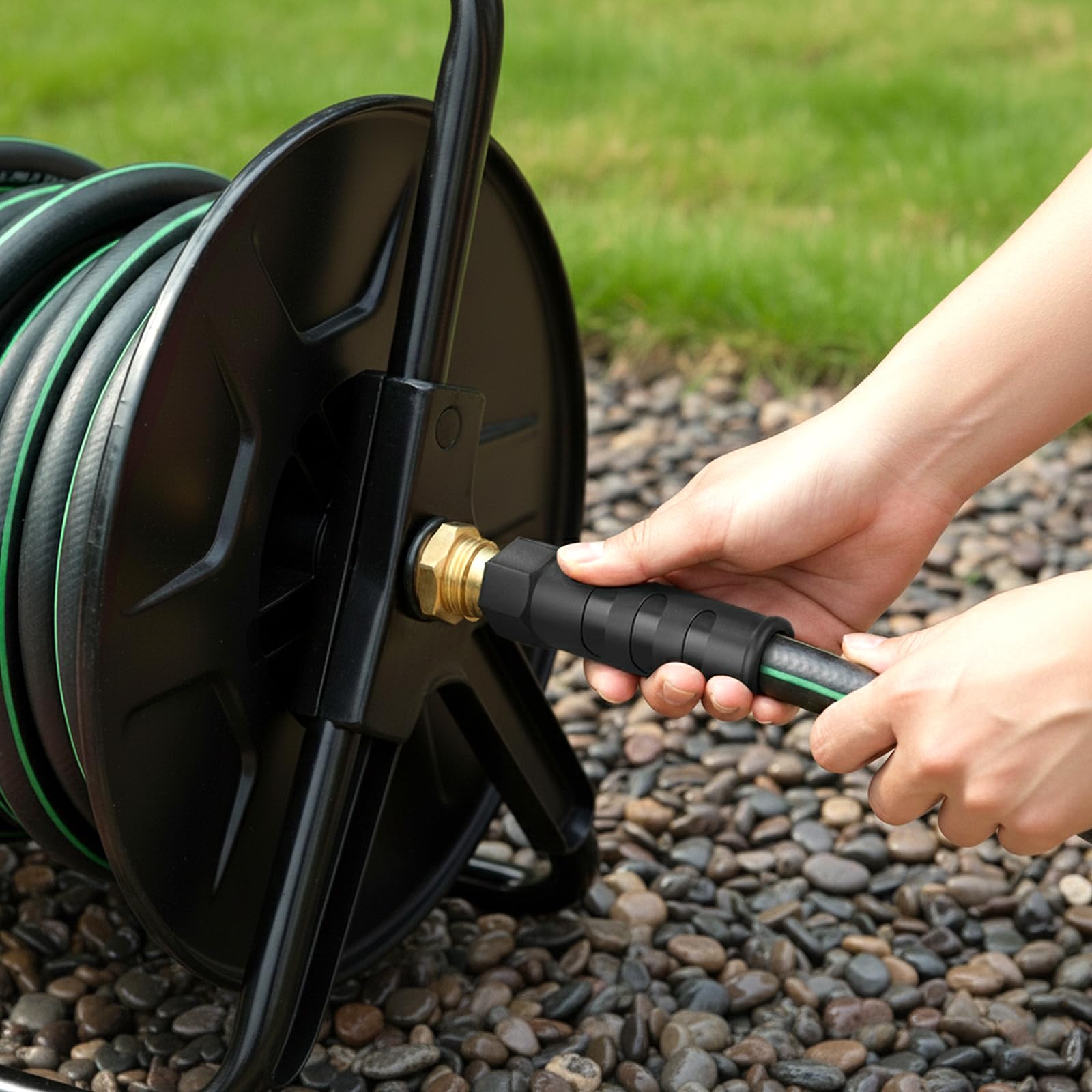 EOOIO non-toxic materials ensure safe watering for plants and pets.