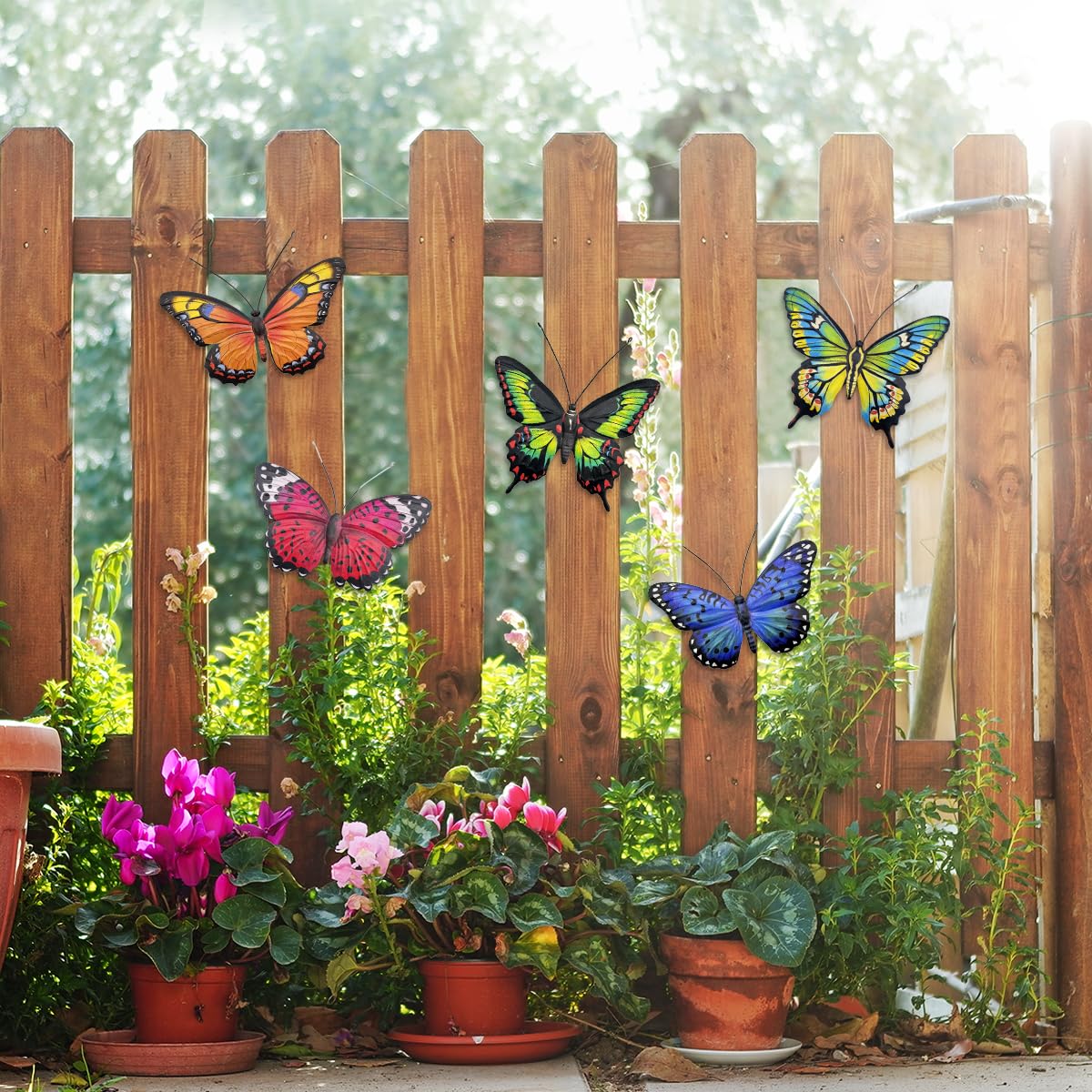 EOORAU butterfly wings stand upright for a realistic 3D effect