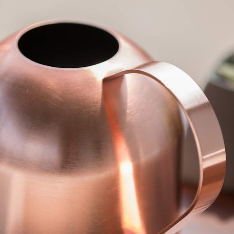 Brushed stainless steel finish resists scratches and tarnish for daily use