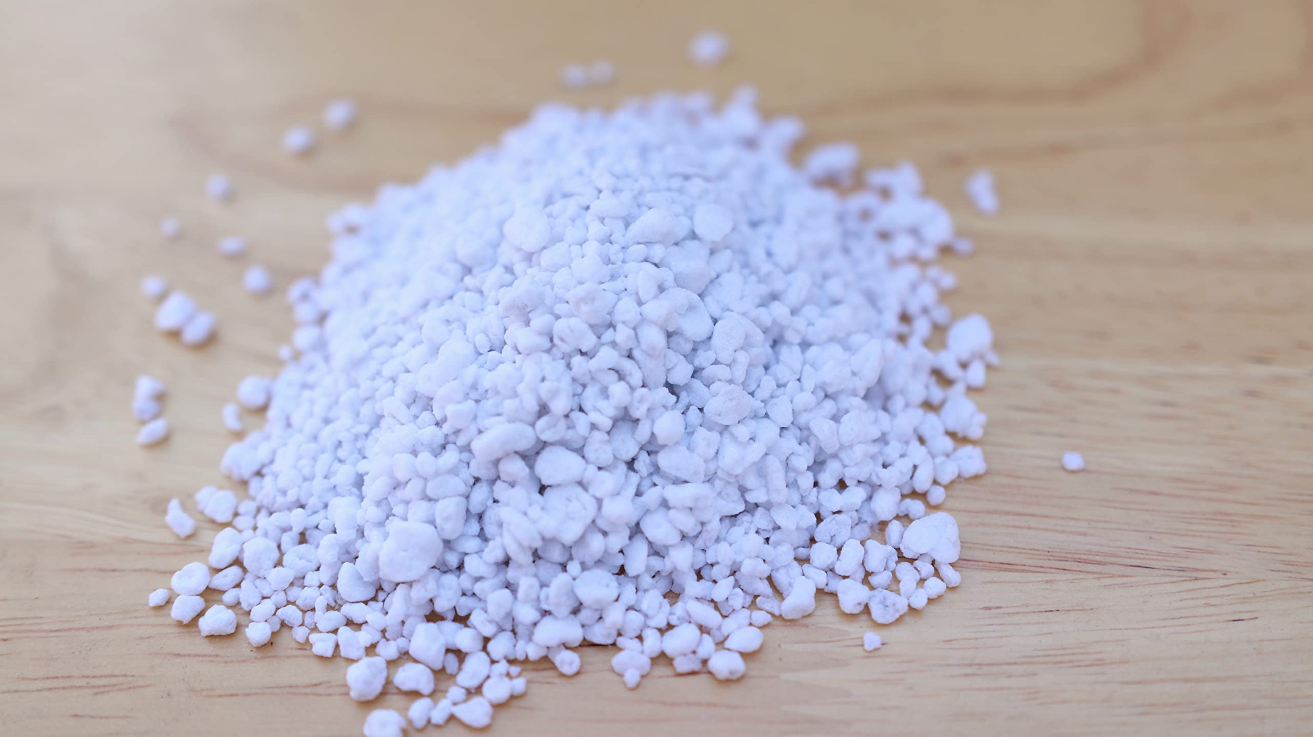 Espoma Organic Perlite potting-mix setup demonstrating improved porosity
