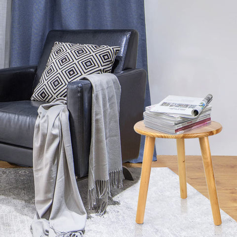Ethuh versatile table doubles as a small side surface.