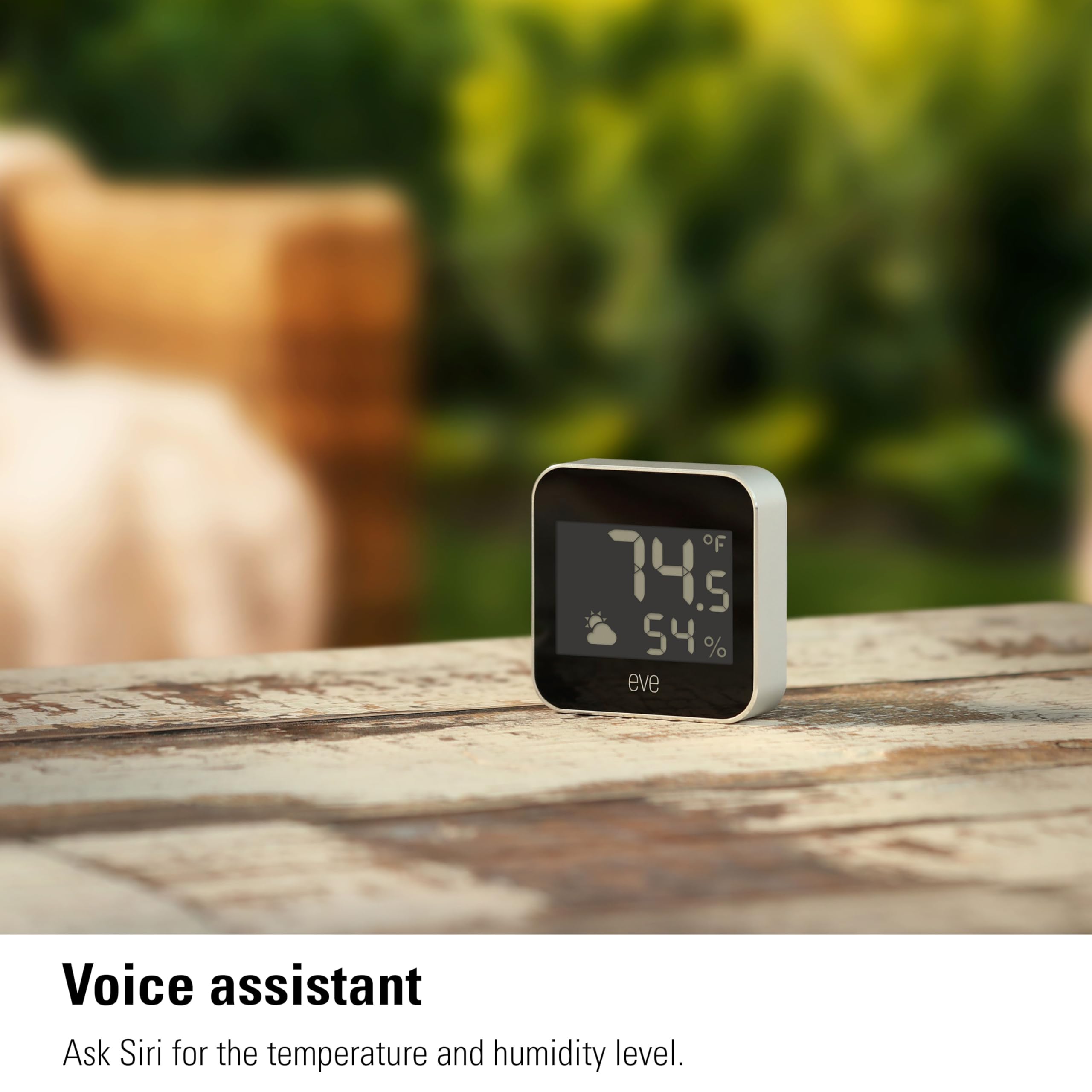 Eve Weather wireless, replaceable battery enables flexible placement.