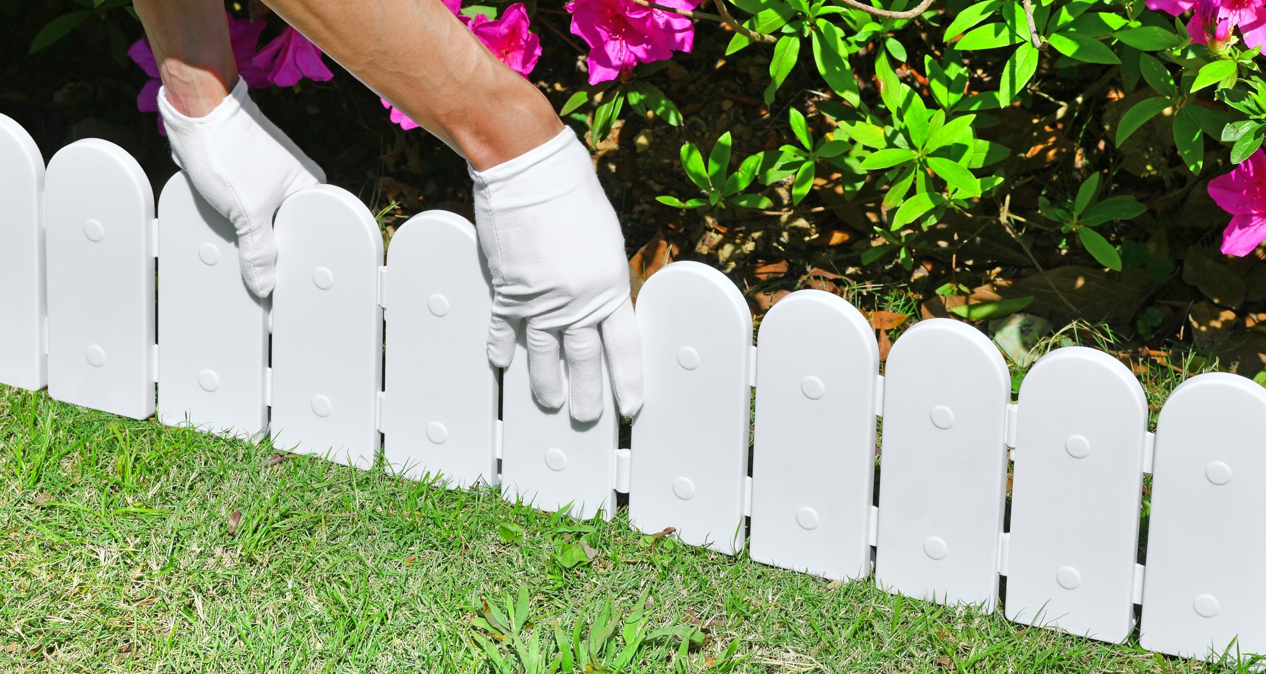 Evelyne 10ft kit provides ample coverage for a tidy garden edge.