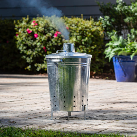Evergreen Garden incinerator with 13-gallon capacity for yard debris and paper.