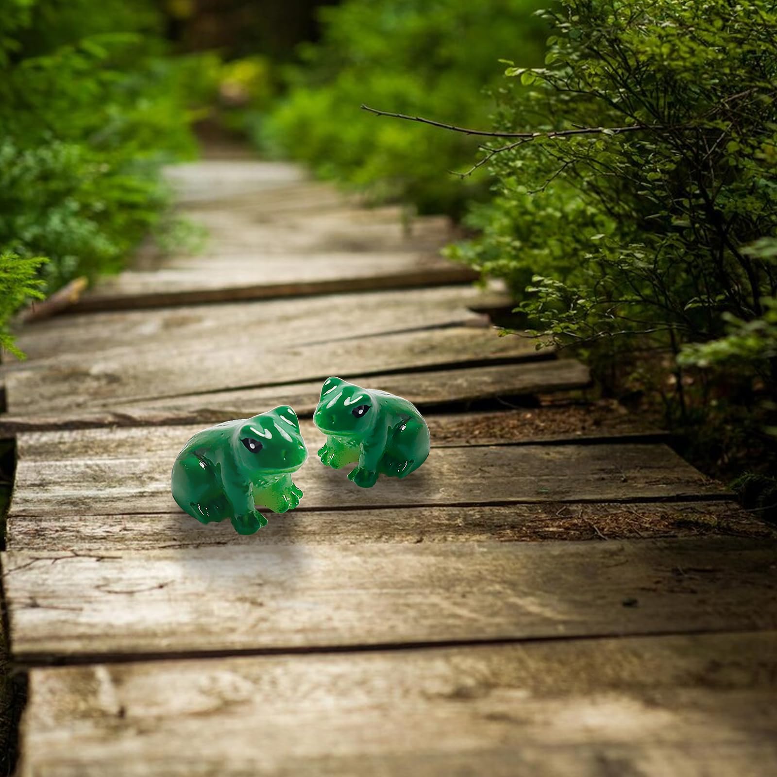 Exasinine 50-piece frog figurines set for terrarium accents.