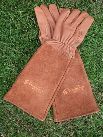 Exemplary Gardens gloves maintain dexterity for precise planting and tool handling
