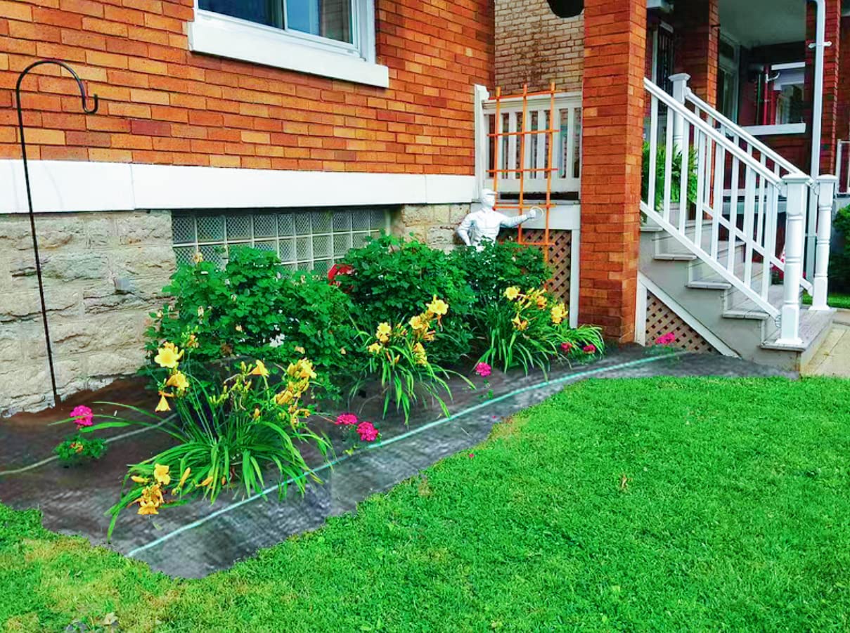 EXTRAEASY chemical-free-weed-barrier supports eco-friendly lawn and garden care.