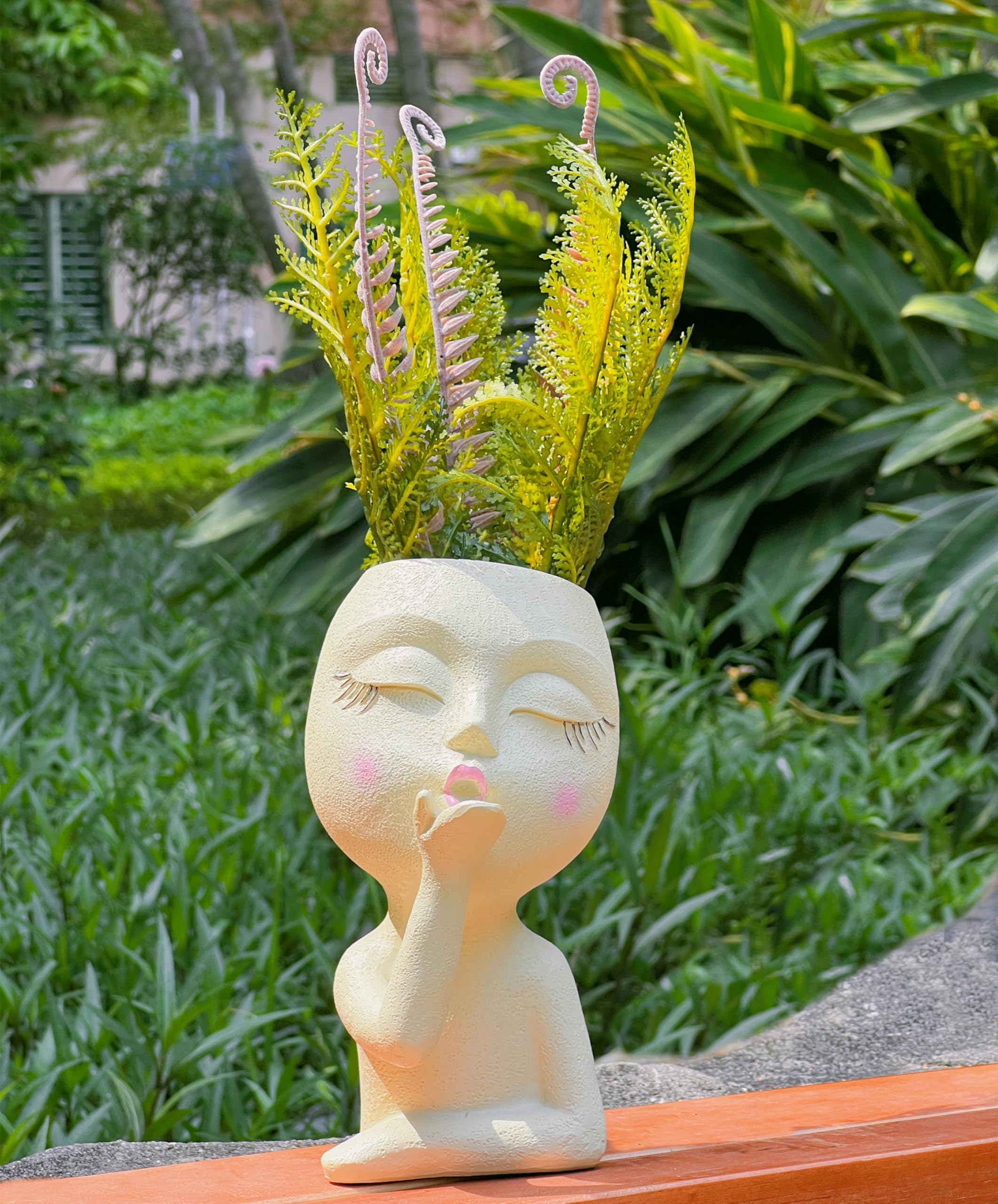 EylbKey artistic resin texture planter highlighting rich surface texture.