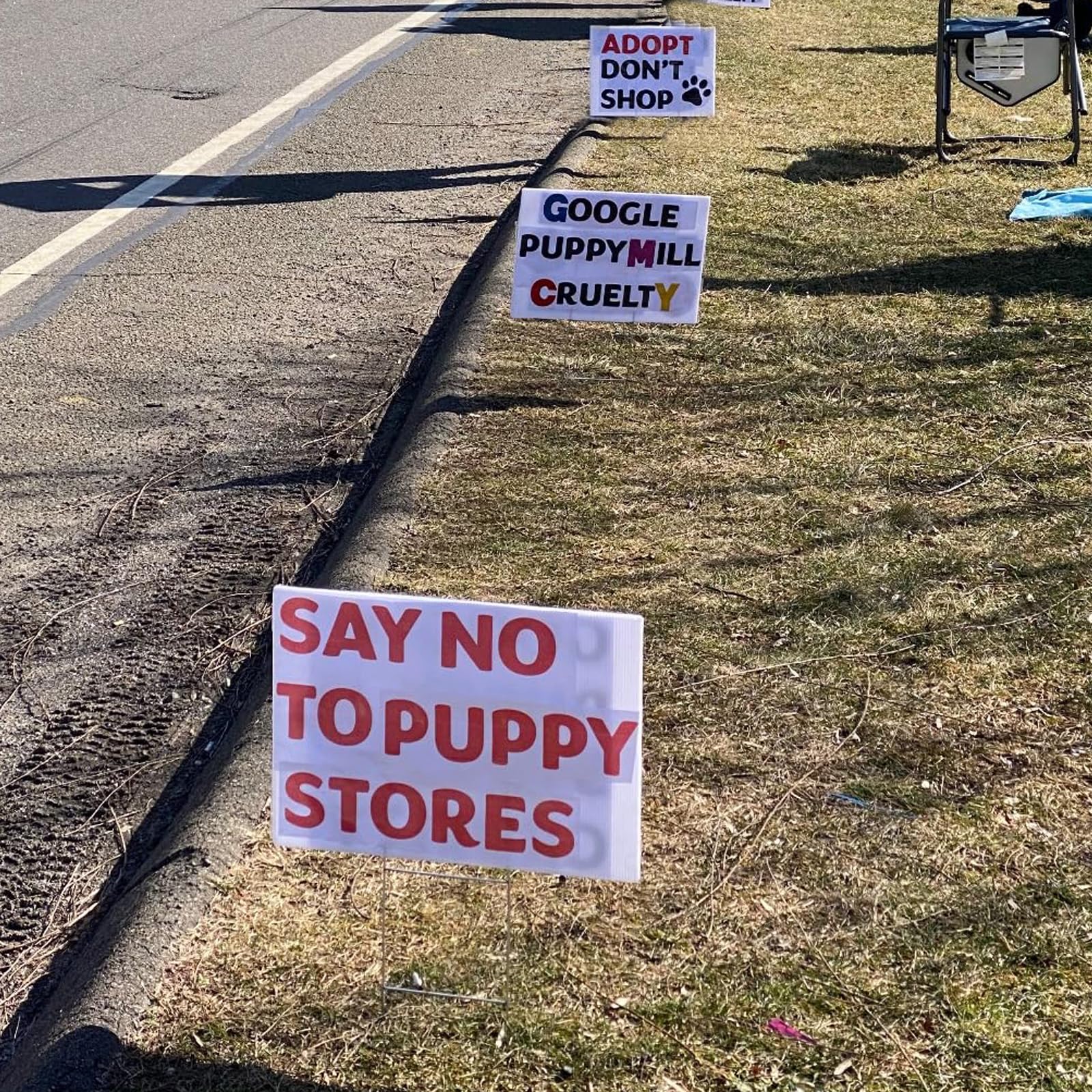 FAAYUCK multiuse signs suitable for yard sales parties and events.