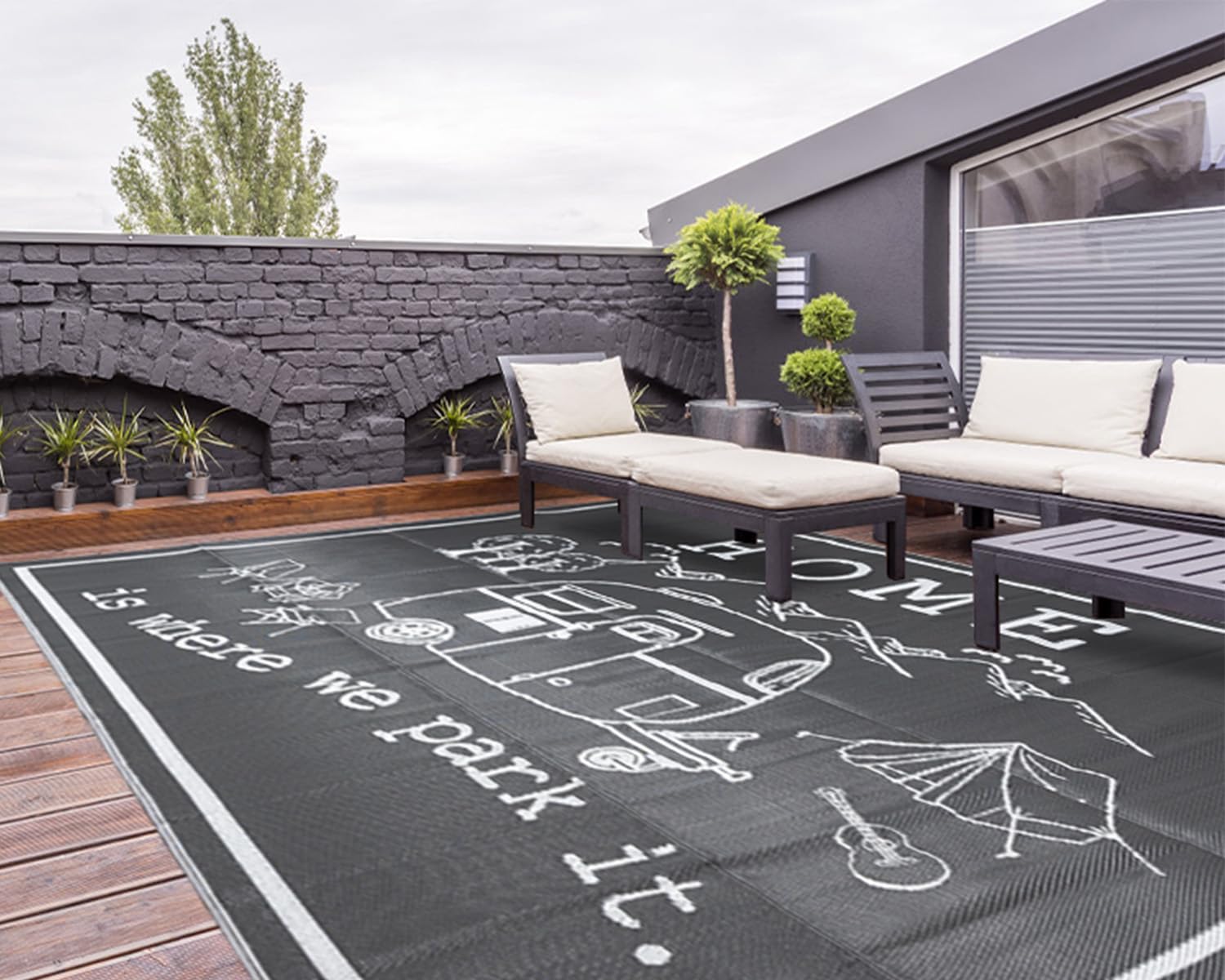FACOYANS portable storage bag paired with rug for easy travel.