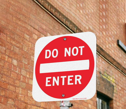 Faittoo reflective sign boosts nighttime visibility for drivers.