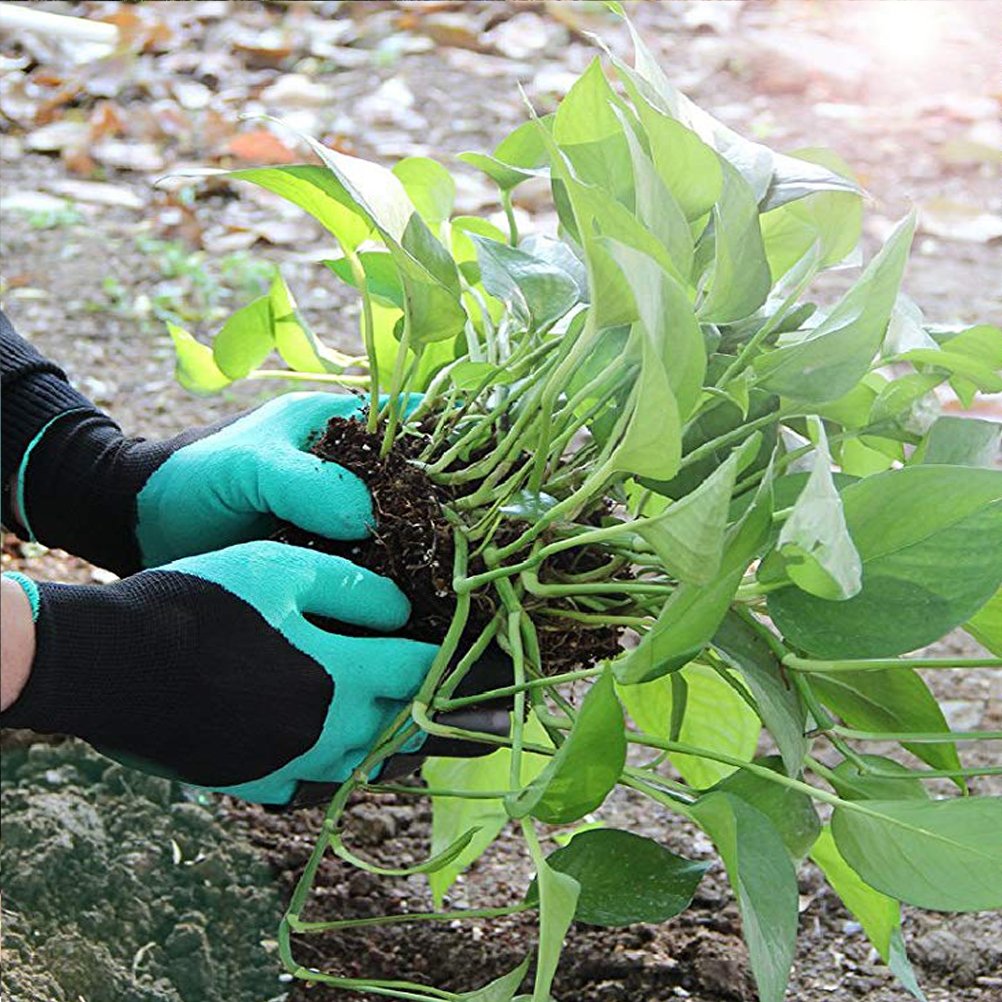 Famoy Claw Gardening Gloves back-of-hand fabric is breathable to keep hands cool