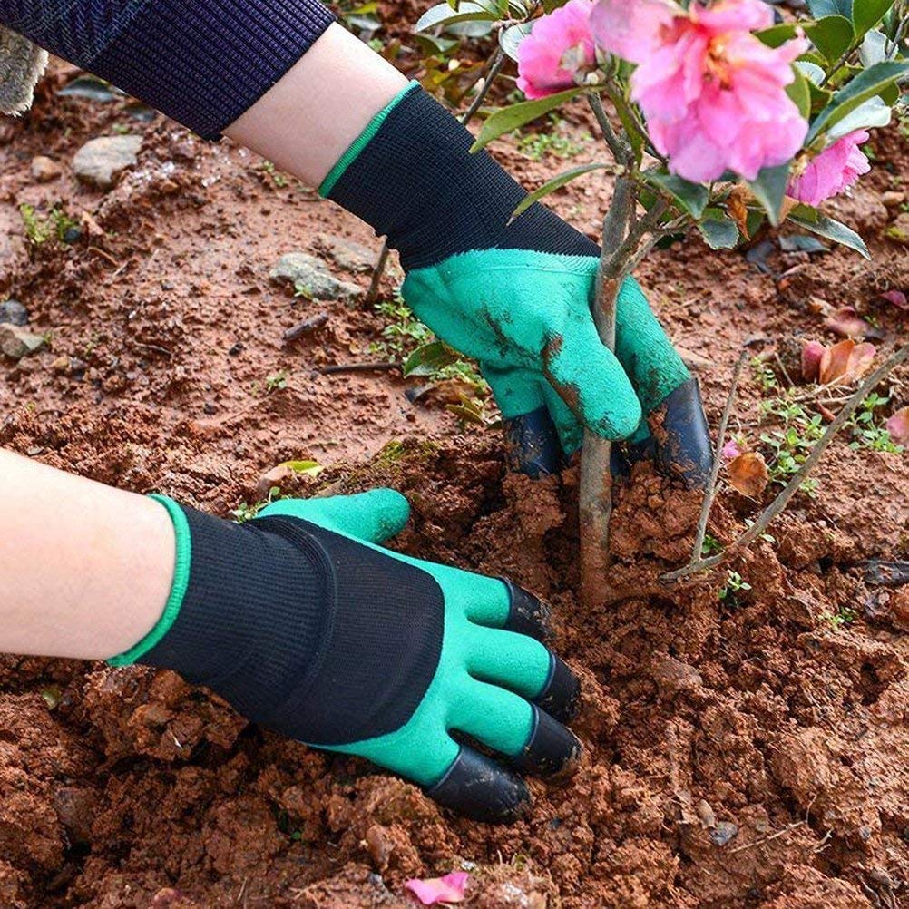 Famoy Claw Gardening Gloves are easy to rinse clean and quick-dry after dirt exposure