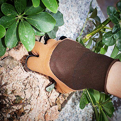 Back of hand breathable fabric on Famoy Claw Gloves for comfortable gardening.