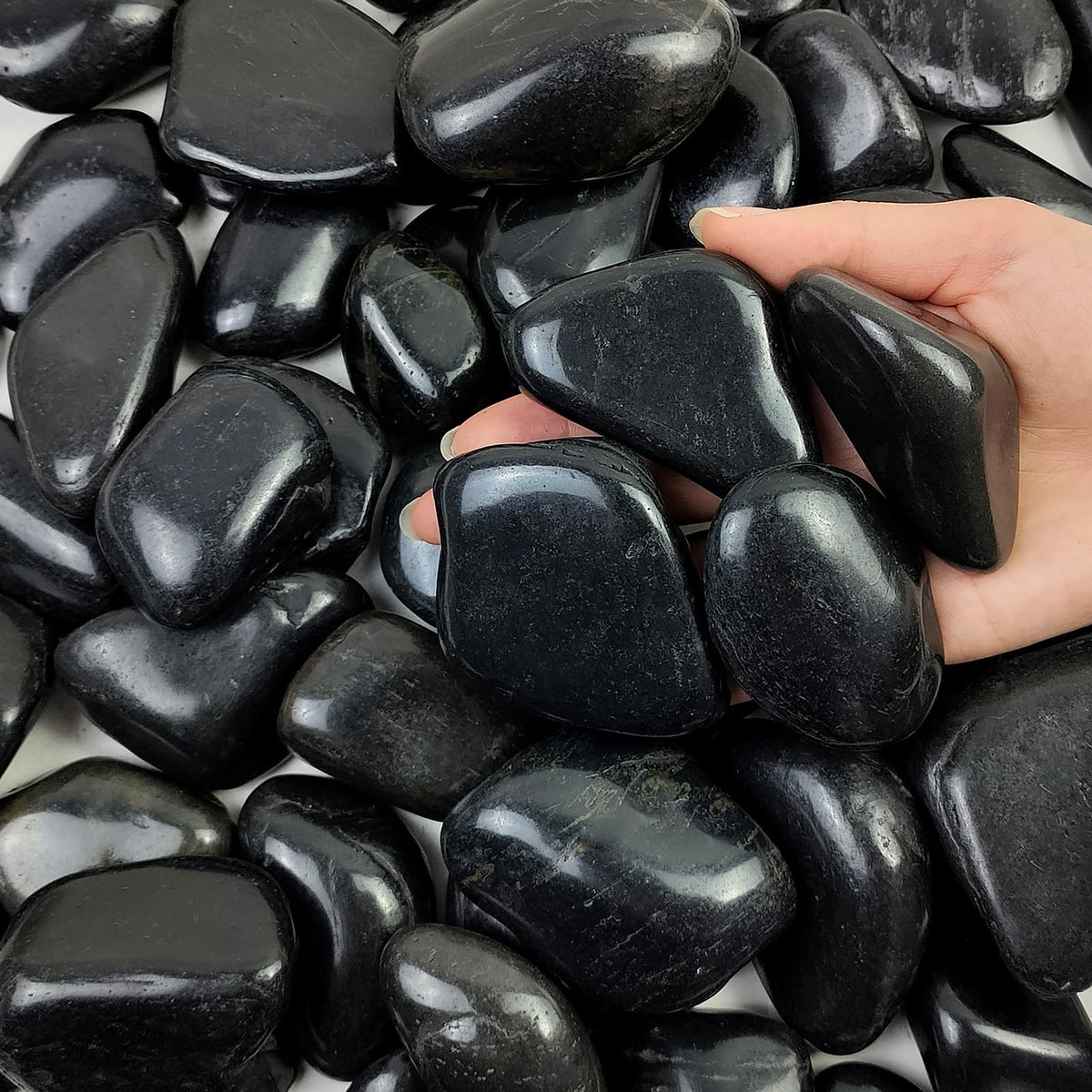 FANTIAN 20 lbs black river rocks with polished pebbles for planters and decor