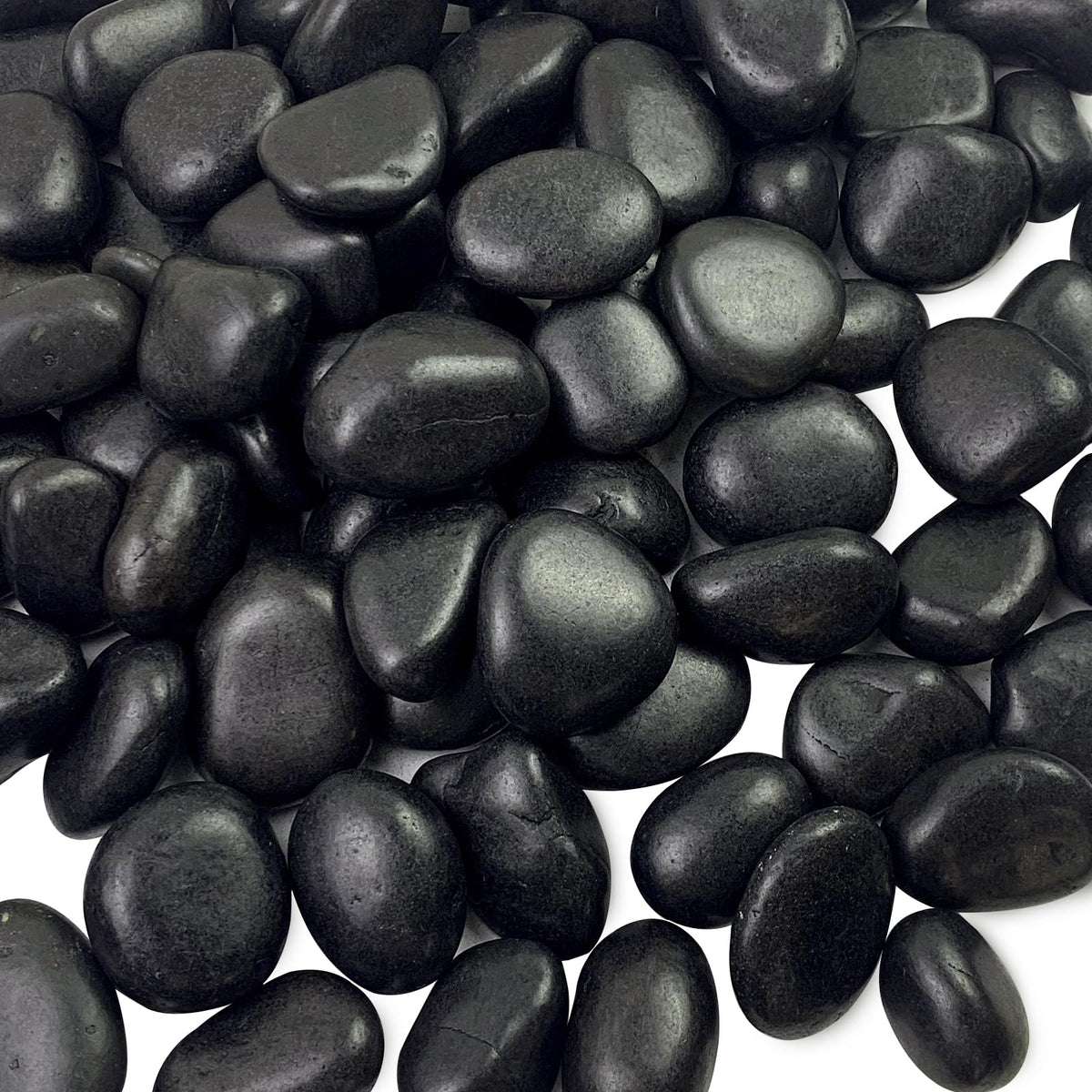 FANTIAN 5 lbs black pebbles in a planter, enhancing soil appearance and drainage.