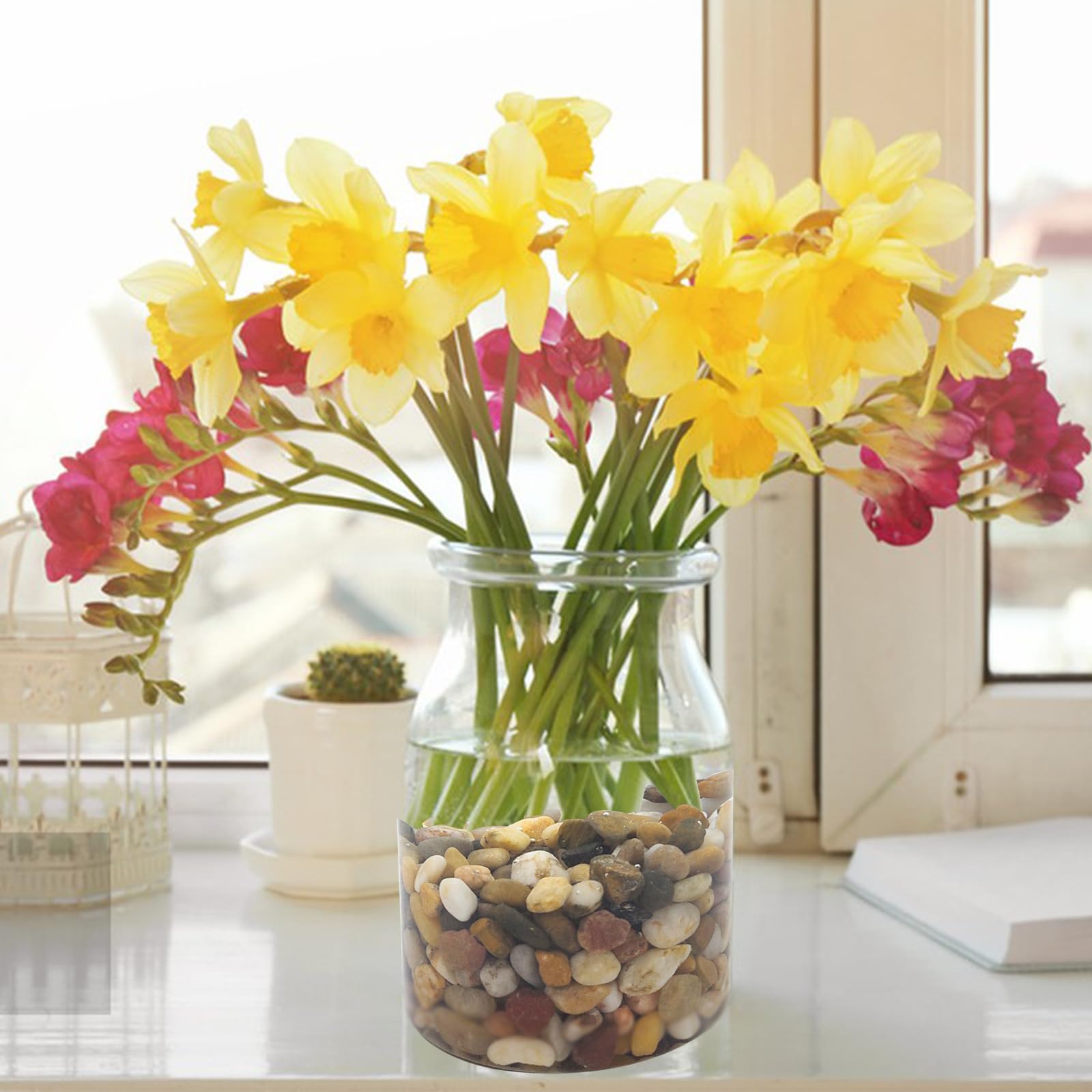 FANTIAN decorative gravel for terrariums enhances micro-habitats with subtle shine.