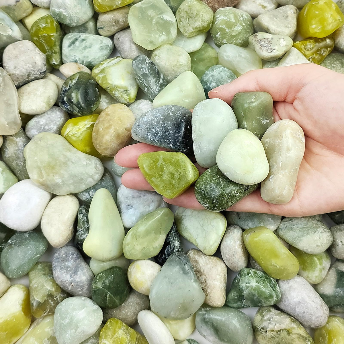 FANTIAN Jade Rocks close-up showing 1-2 inch stones with enhanced drainage and aesthetics.