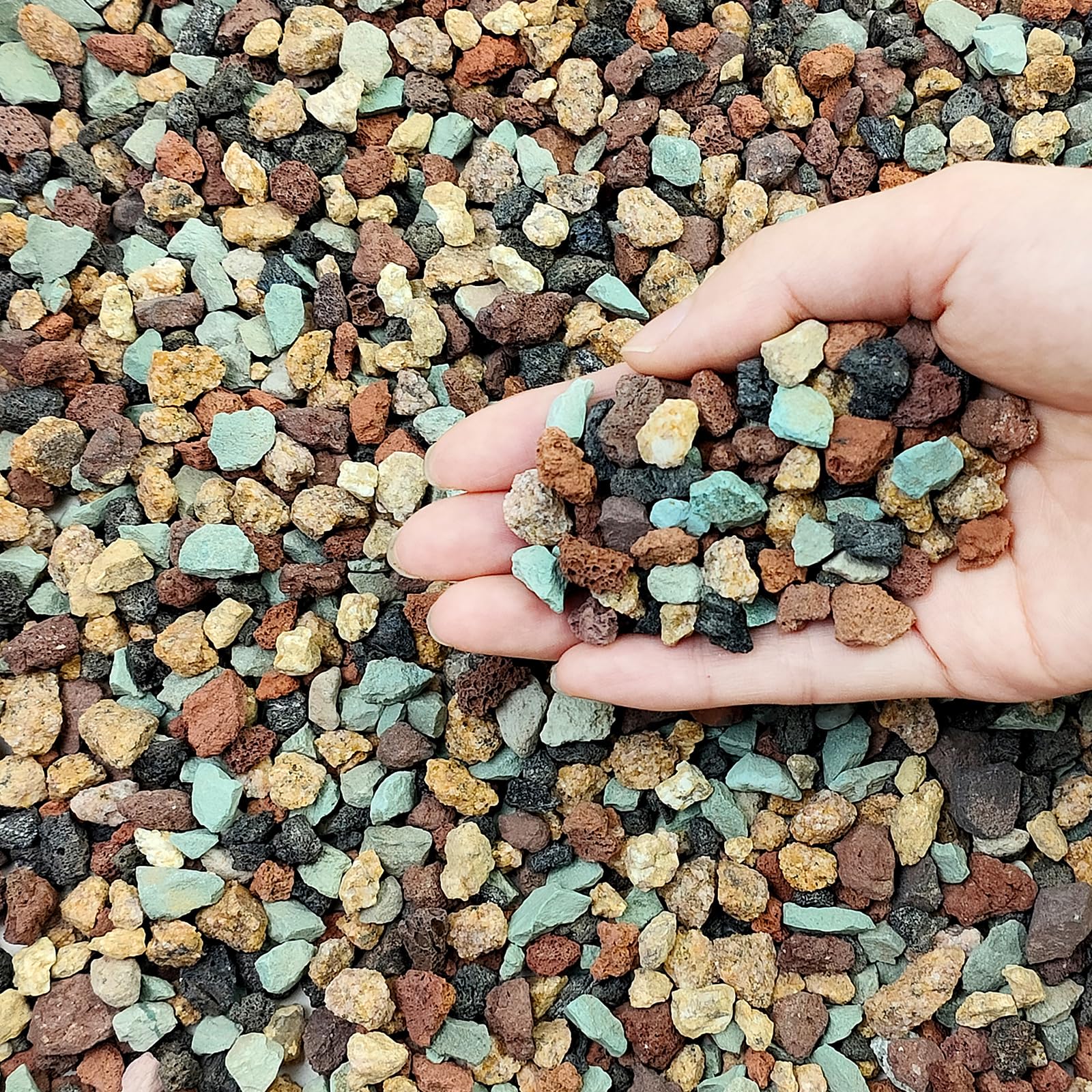 FANTIAN lava rock 5-8 mm particles provide drainage and airflow