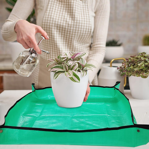 FANTIAN repotting mat holds up to three pots at once